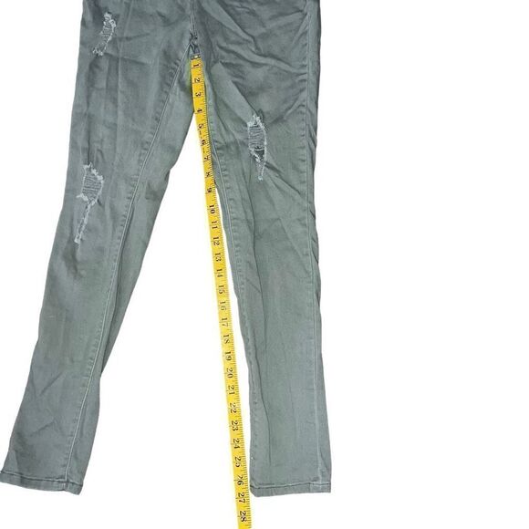 YMI Junior’s Olive Green Distressed Jeans Size 9 - Picture 8 of 9